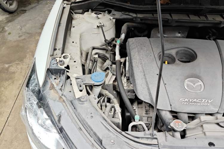 Used Mazda CX-5 2015 2.0L Automatic Two-Wheel Drive Urban Version Engine Bay Right