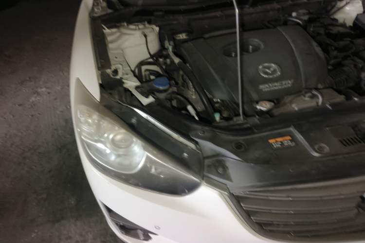Used Mazda CX-5 2015 2.0L Automatic Two-Wheel Drive Urban Version Engine Bay Right