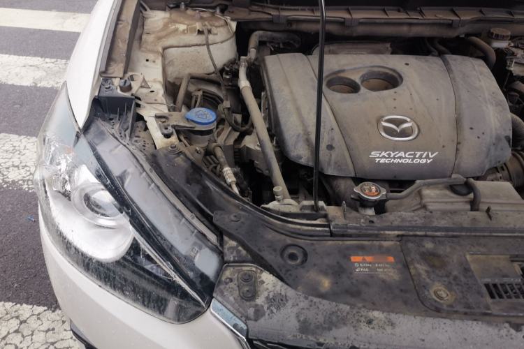Used Mazda CX-5 2015 2.0L Automatic Two-Wheel Drive Urban Version Engine Bay Right