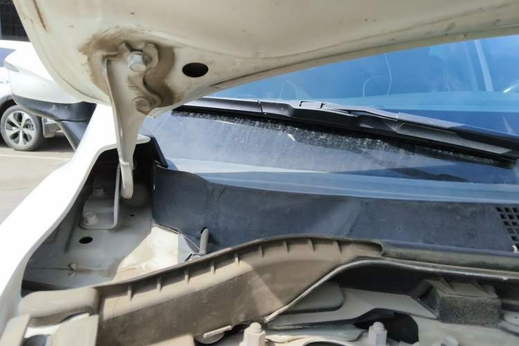 Used Mazda CX-5 2015 2.0L Automatic Two-Wheel Drive Urban Version Engine Bay Right