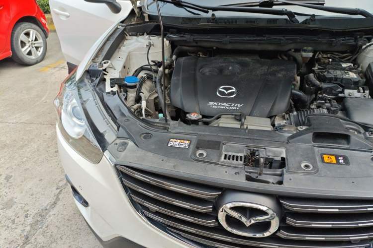 Used Mazda CX-5 2015 2.0L Automatic Two-Wheel Drive Urban Version Engine Bay Right