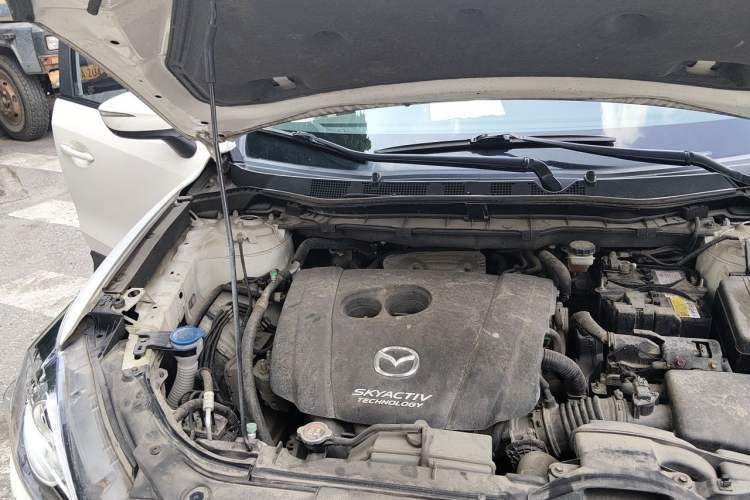 Used Mazda CX-5 2015 2.0L Automatic Two-Wheel Drive Urban Version Engine Bay Right