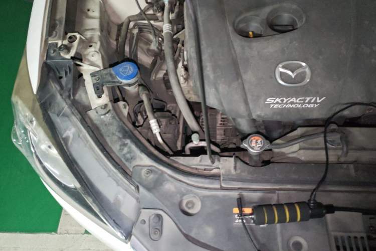 Used Mazda CX-5 2015 2.0L Automatic Two-Wheel Drive Urban Version Engine Bay Right