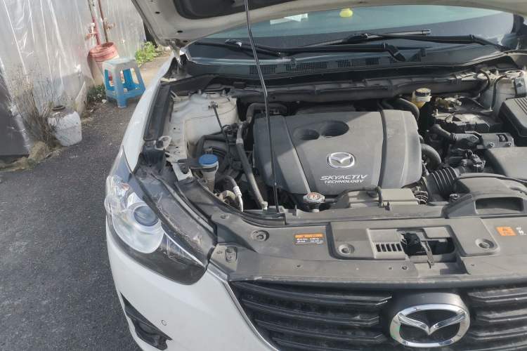 Used Mazda CX-5 2015 2.0L Automatic Two-Wheel Drive Urban Version Engine Bay Right