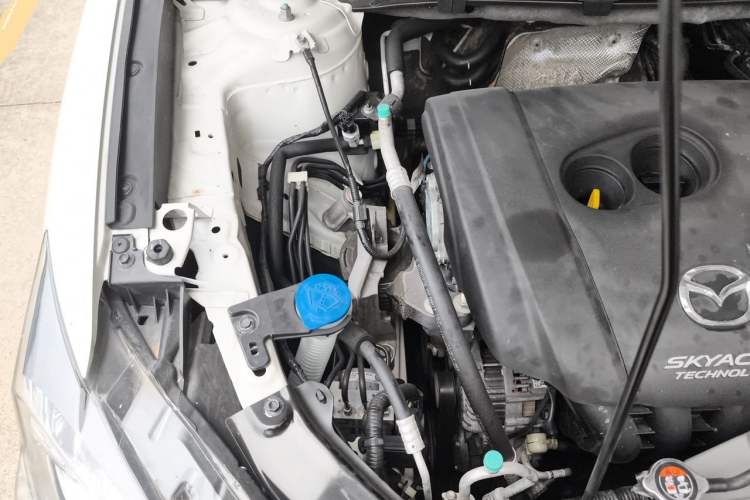 Used Mazda CX-5 2015 2.0L Automatic Two-Wheel Drive Urban Version Engine Bay Right