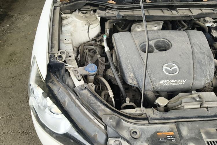 Used Mazda CX-5 2015 2.0L Automatic Two-Wheel Drive Urban Version Engine Bay Right