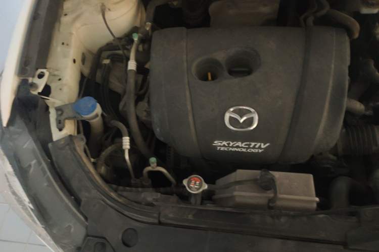 Used Mazda CX-5 2015 2.0L Automatic Two-Wheel Drive Urban Version Engine Bay Right