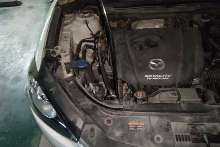 Used Mazda CX-5 2015 2.0L Automatic Two-Wheel Drive Urban Version Engine Bay Right