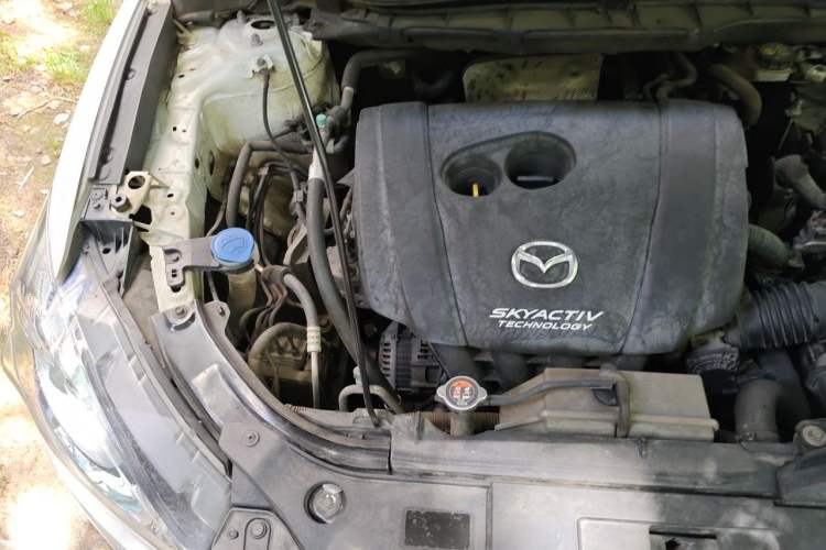 Used Mazda CX-5 2015 2.0L Automatic Two-Wheel Drive Urban Version Engine Bay Right