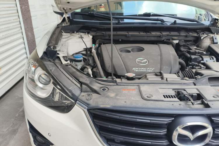 Used Mazda CX-5 2015 2.0L Automatic Two-Wheel Drive Urban Version Engine Bay Right