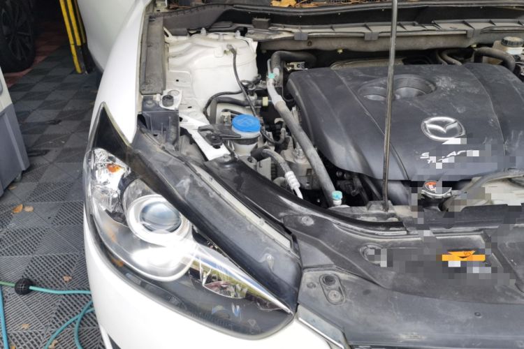 Used Mazda CX-5 2015 2.0L Automatic Two-Wheel Drive Urban Version Engine Bay Right