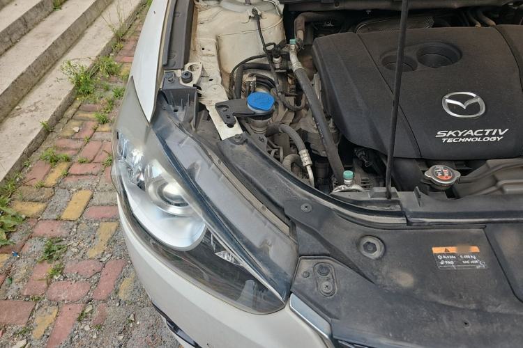 Used Mazda CX-5 2015 2.0L Automatic Two-Wheel Drive Urban Version Engine Bay Right