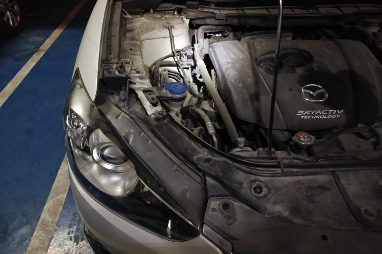 Used Mazda CX-5 2015 2.0L Automatic Two-Wheel Drive Urban Version Engine Bay Right