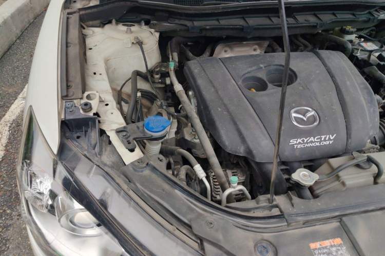 Used Mazda CX-5 2015 2.0L Automatic Two-Wheel Drive Urban Version Engine Bay Right