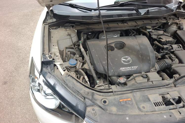 Used Mazda CX-5 2015 2.0L Automatic Two-Wheel Drive Urban Version Engine Bay Right