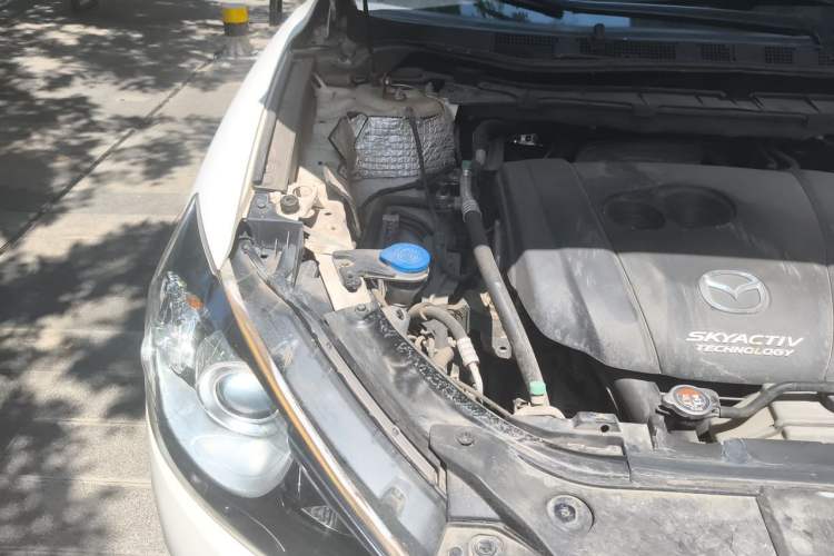 Used Mazda CX-5 2015 2.0L Automatic Two-Wheel Drive Urban Version Engine Bay Right