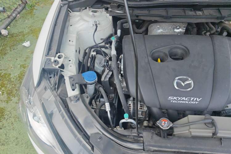 Used Mazda CX-5 2015 2.0L Automatic Two-Wheel Drive Urban Version Engine Bay Right