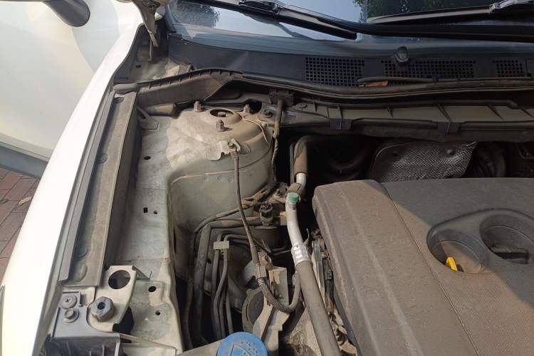 Used Mazda CX-5 2015 2.5L Automatic 4x4 Prestige Edition Engine Bay Right