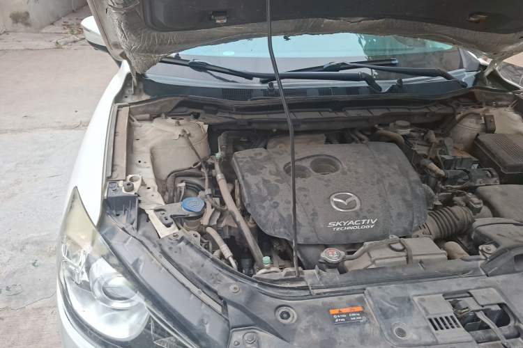Used Mazda CX-5 2015 2.0L Automatic Two-Wheel Drive Urban Version Engine Bay Right