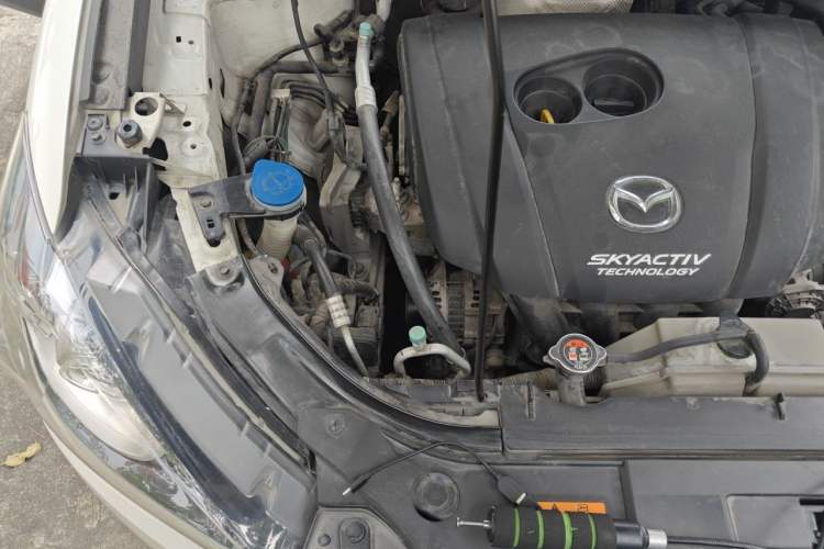 Used Mazda CX-5 2015 2.0L Automatic Two-Wheel Drive Urban Version Engine Bay Right