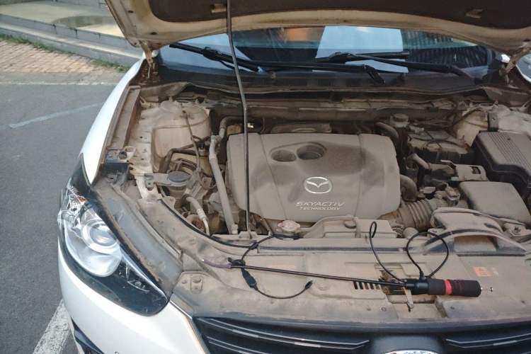 Used Mazda CX-5 2015 2.0L Automatic Two-Wheel Drive Urban Version Engine Bay Right