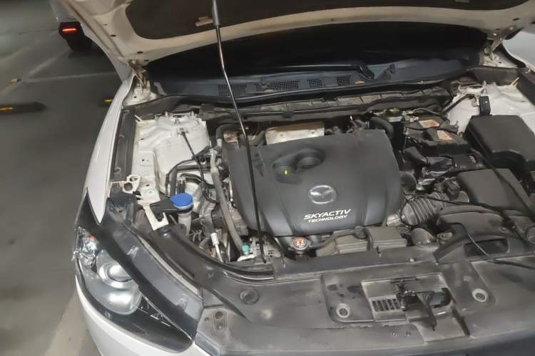 Used Mazda CX-5 2015 2.0L Automatic Two-Wheel Drive Urban Version Engine Bay Right