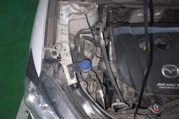 Used Mazda CX-5 2015 2.0L Automatic Two-Wheel Drive Urban Version Engine Bay Right