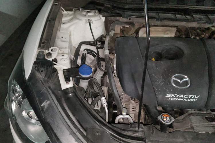 Used Mazda CX-5 2015 2.0L Automatic Two-Wheel Drive Urban Version Engine Bay Right