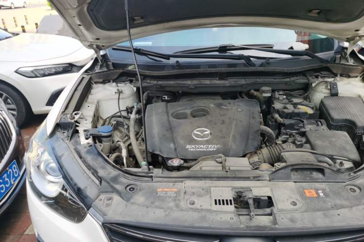 Used Mazda CX-5 2015 2.0L Automatic Two-Wheel Drive Urban Version Engine Bay Right