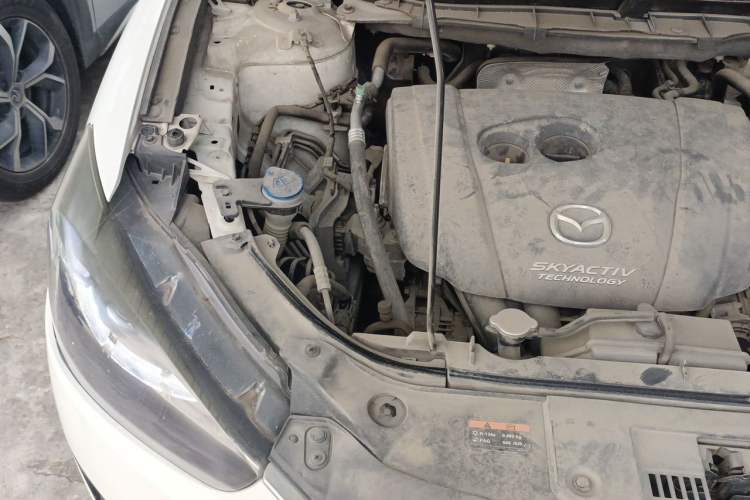 Used Mazda CX-5 2015 2.0L Automatic Two-Wheel Drive Urban Version Engine Bay Right