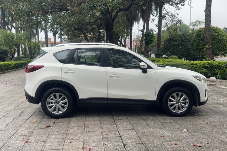 Used Mazda CX-5 2015 2.0L Automatic Two-Wheel Drive Urban Version Exterior 2