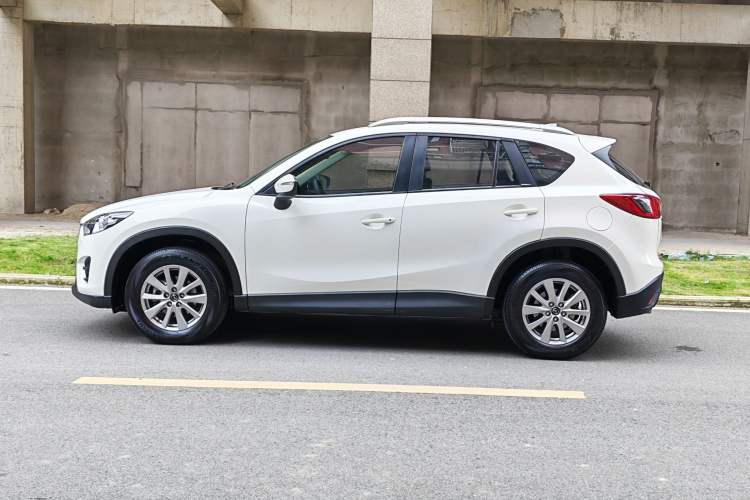 Used Mazda CX-5 2015 2.0L Automatic Two-Wheel Drive Urban Version Exterior 3