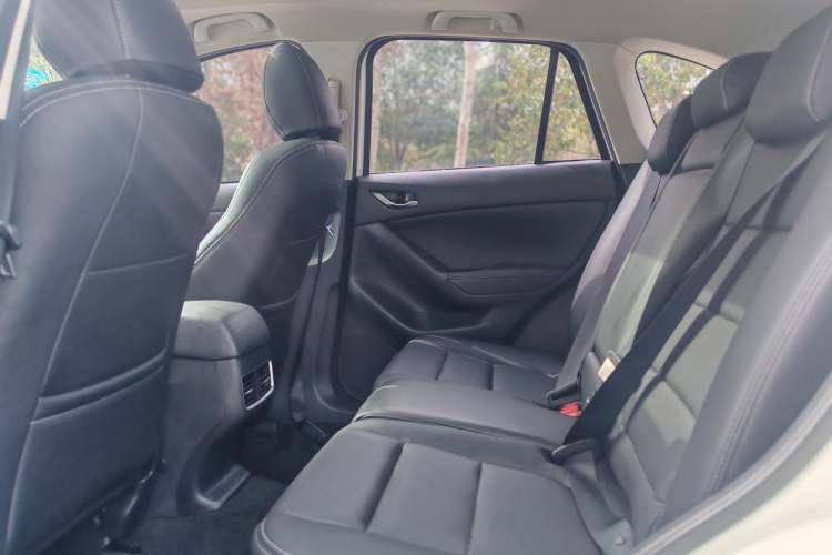 Used Mazda CX-5 2015 2.0L Automatic Two-Wheel Drive Urban Version Exterior 4