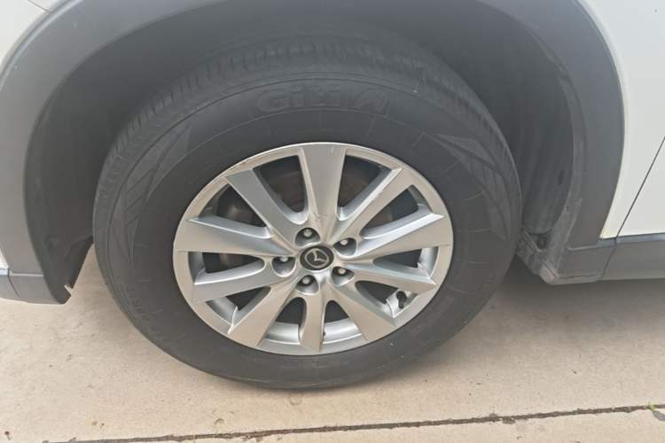 Used Mazda CX-5 2015 2.0L Automatic Two-Wheel Drive Urban Version Exterior 4