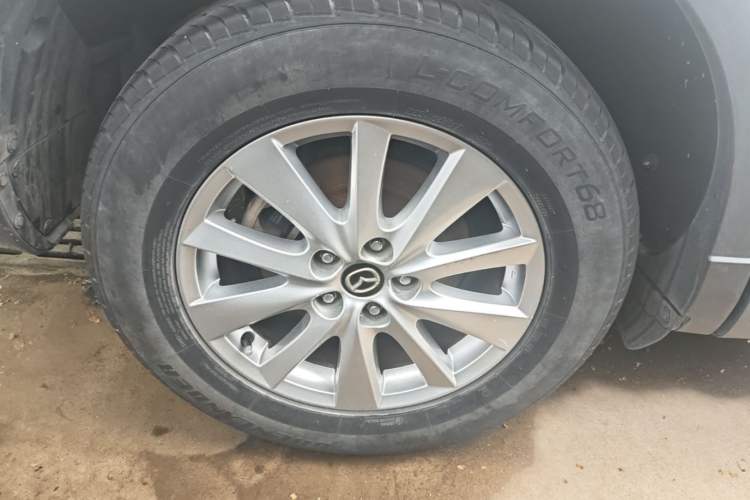 Used Mazda CX-5 2015 2.0L Automatic Two-Wheel Drive Urban Version Exterior 5