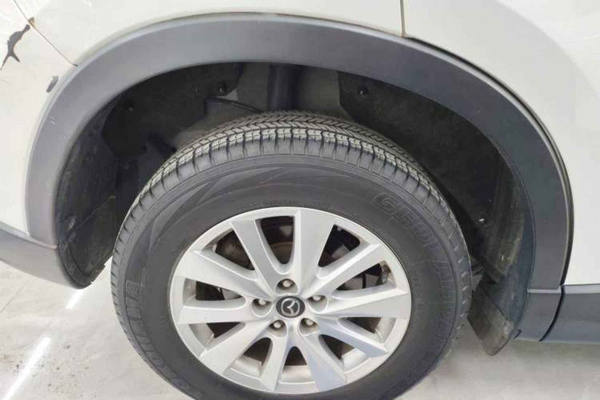 Used Mazda CX-5 2015 2.0L Automatic Two-Wheel Drive Urban Version Exterior 5