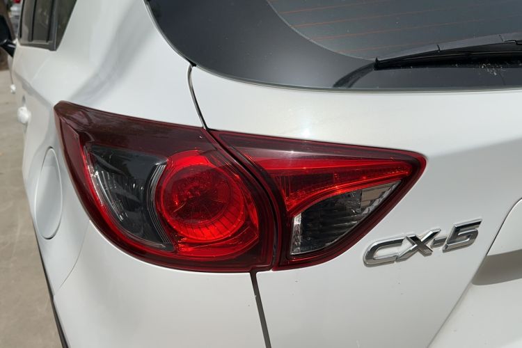 Used Mazda CX-5 2015 2.0L Automatic Two-Wheel Drive Urban Version Exterior 9