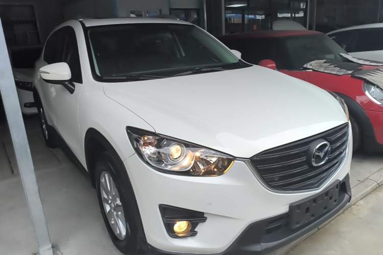 Used Mazda CX-5 2015 2.0L Automatic Two-Wheel Drive Urban Version Front Right 45 Deg