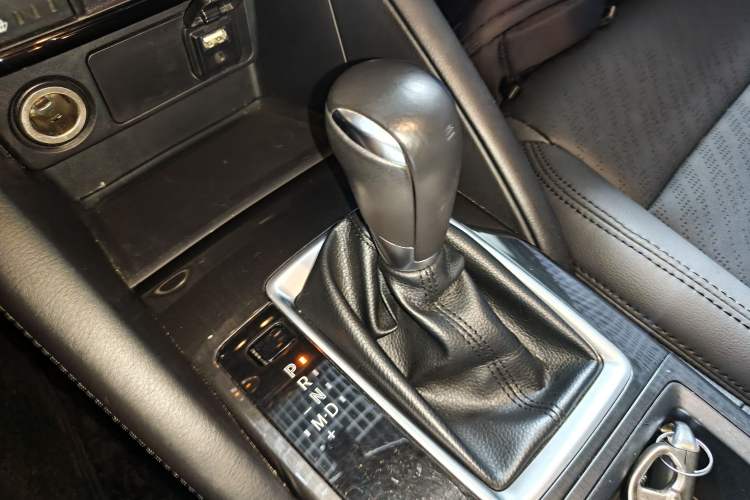 Used Mazda CX-5 2015 2.5L Automatic 4x4 Prestige Edition Gear Lever