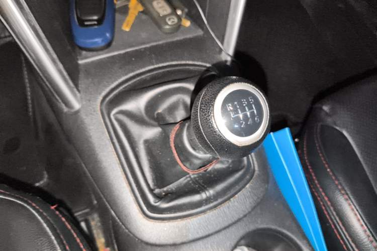 Used Mazda CX-5 2015 2.0L Manual Two-Wheel Drive Comfort Version Gear Lever