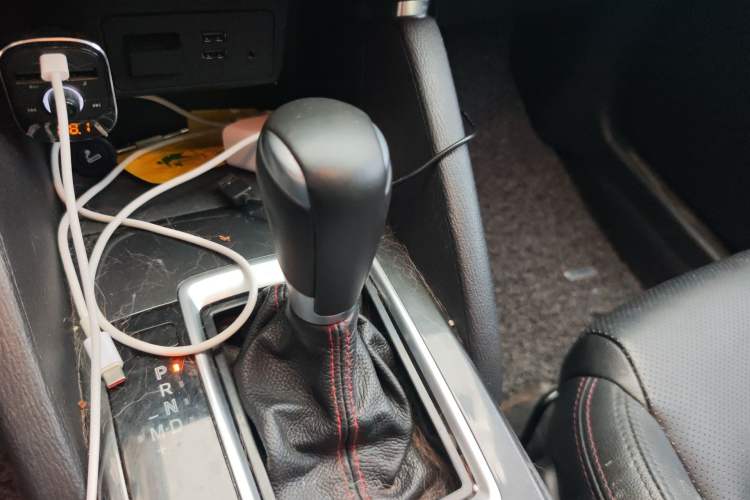 Used Mazda CX-5 2015 2.0L Automatic 4x4 Luxury Edition Gear Lever