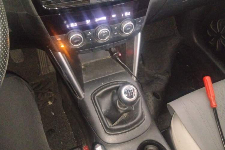 Used Mazda CX-5 2015 2.0L Manual Two-Wheel Drive Comfort Version Gear Lever