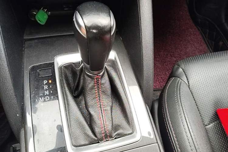 Used Mazda CX-5 2015 2.0L Automatic 4x4 Luxury Edition Gear Lever