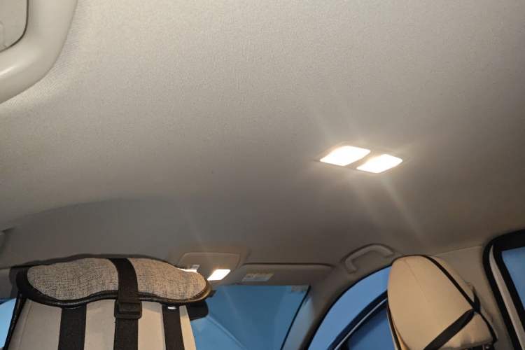 Used Mazda CX-5 2015 2.0L Manual Two-Wheel Drive Comfort Version Headliner