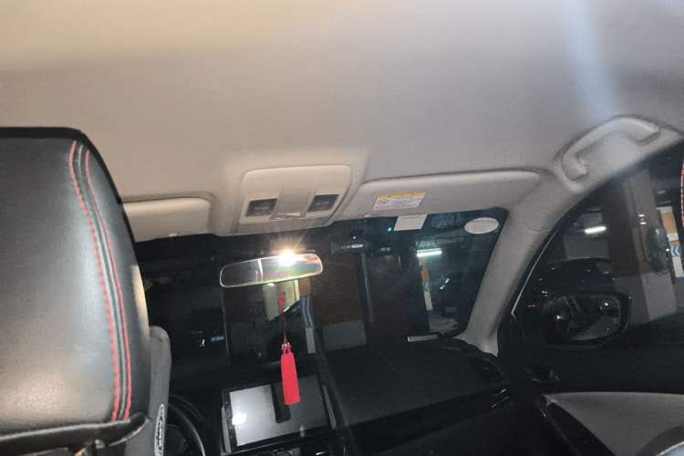 Used Mazda CX-5 2015 2.0L Manual Two-Wheel Drive Comfort Version Headliner
