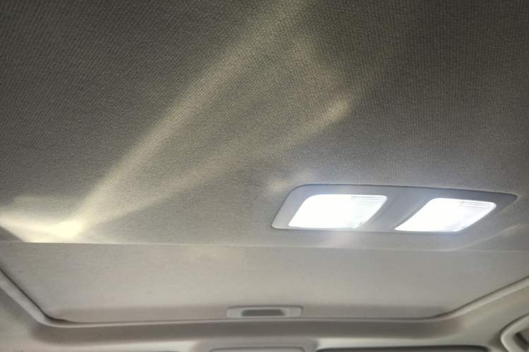 Used Mazda CX-5 2015 2.0L Automatic Two-Wheel Drive Urban Version Headliner