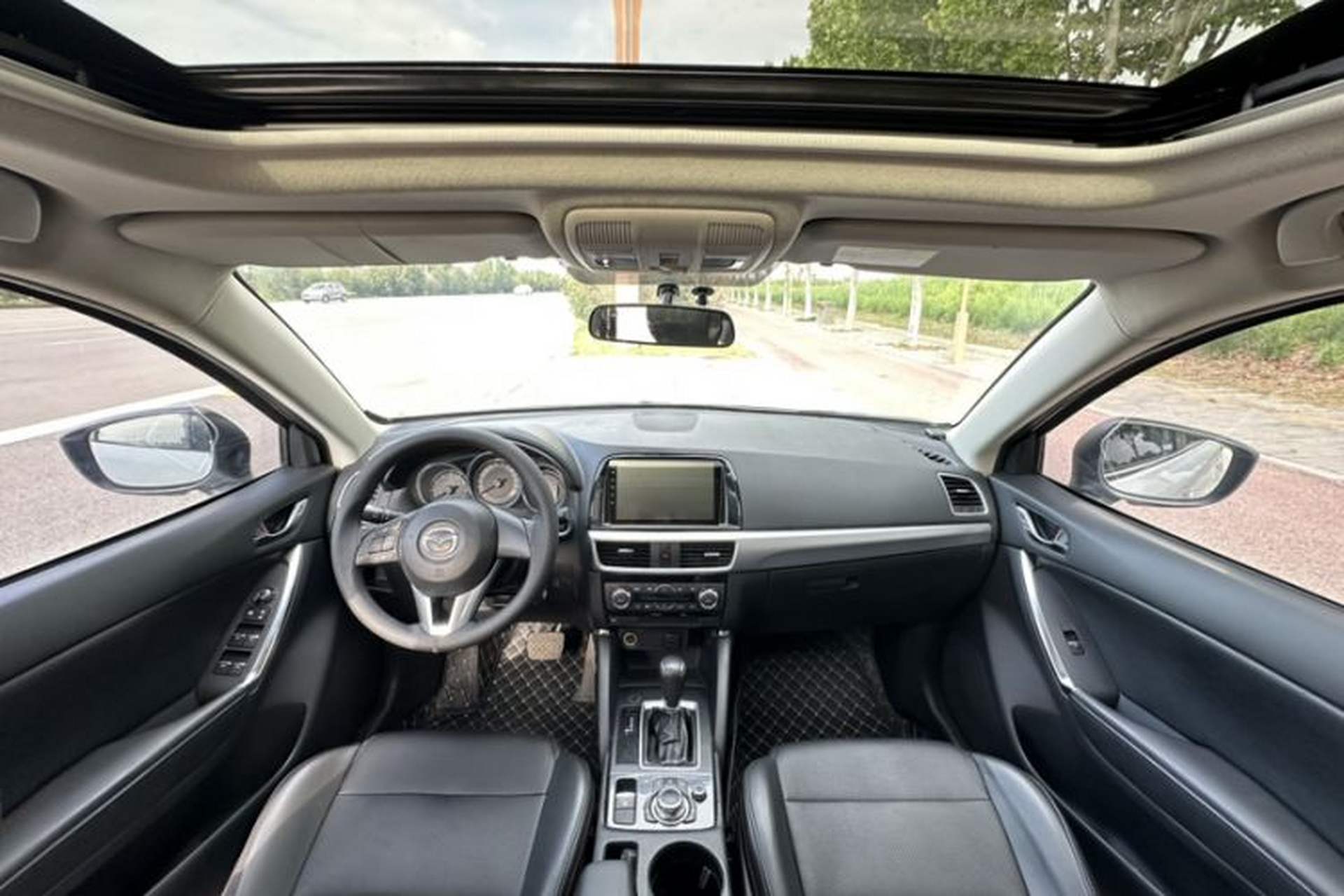 Used Mazda CX-5 2015 2.0L Automatic Two-Wheel Drive Urban Version Interior 1
