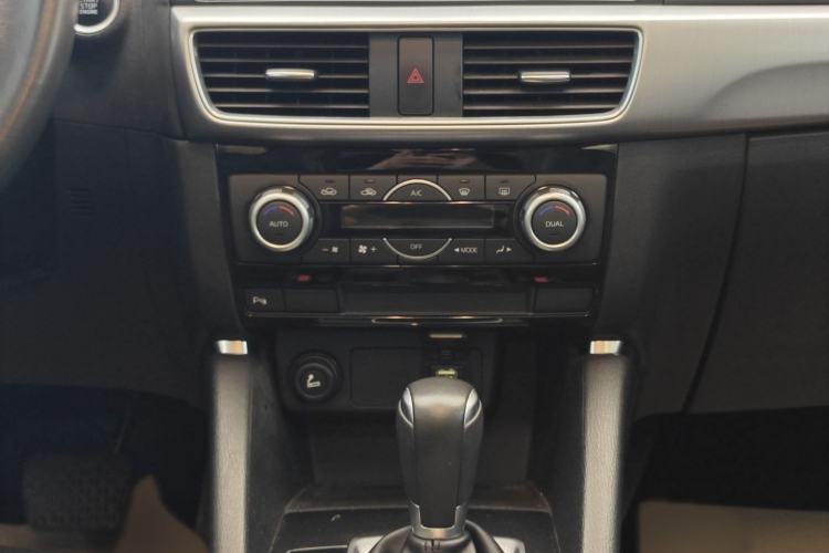 Used Mazda CX-5 2015 2.0L Automatic Two-Wheel Drive Urban Version Interior 2