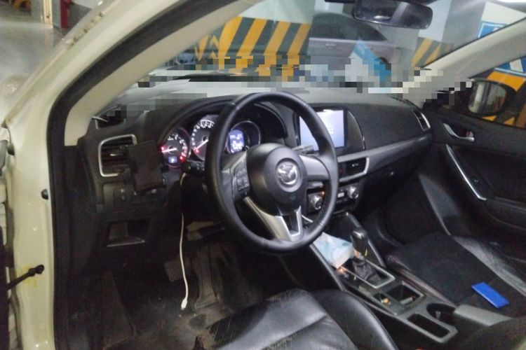 Used Mazda CX-5 2015 2.0L Automatic Two-Wheel Drive Urban Version Interior 2