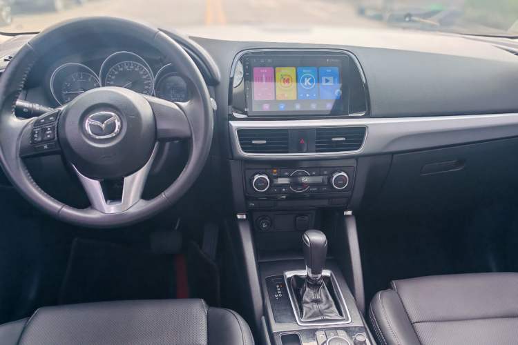 Used Mazda CX-5 2015 2.0L Automatic Two-Wheel Drive Urban Version Interior 3